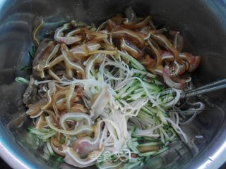#信任之美#金针菇拌猪耳的做法步骤:5
