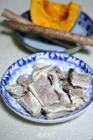 山药南瓜羊排汤的做法步骤：1