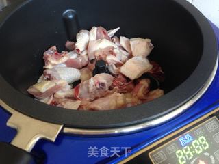 栗子焖鸡的做法步骤:3
