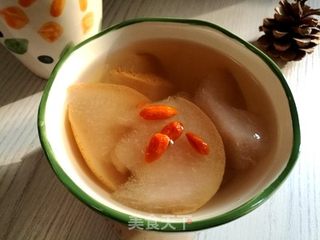 雪梨枸杞润肺养心汤的做法步骤：4