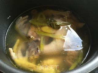 #信任之美#鸡枞菌土鸡汤的做法步骤：5