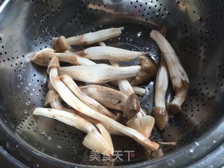 #信任之美#鸡枞菌土鸡汤的做法步骤：7