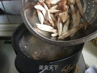 #信任之美#鸡枞菌土鸡汤的做法步骤：9