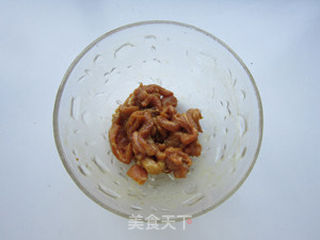 红果家菜谱之酸菜肉丝面的做法步骤:4