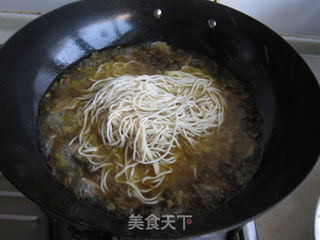 红果家菜谱之酸菜肉丝面的做法步骤:9