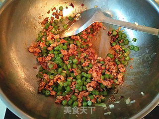 #信任之美#【橄榄菜肉末四季豆拌面】的做法步骤:5