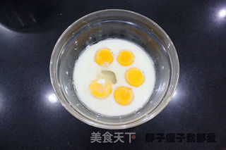 8寸戚风蛋糕的做法步骤:2