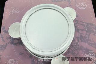 8寸戚风蛋糕的做法步骤:12