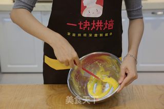 北海道戚风蛋糕的做法步骤:12