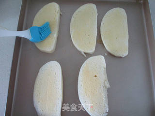#信任之美#蒜香培根馒头片的做法步骤:5