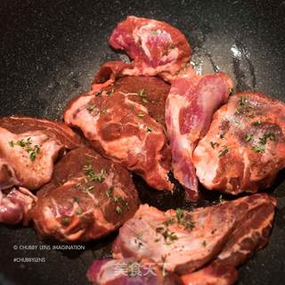 牛魔王的新宠:慢煮牛脸颊肉的做法步骤:3