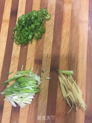 湘味青椒鱼的做法步骤:3