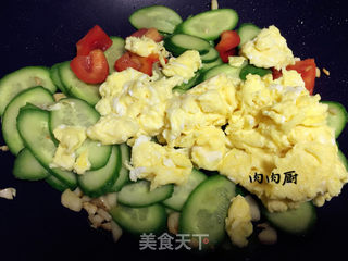 #信任之美#黄瓜红椒炒鸡蛋#肉肉厨的做法步骤:15