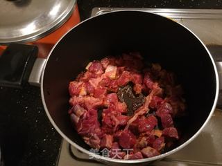 #信任之美# 胡萝卜烧牛肉的做法步骤:4