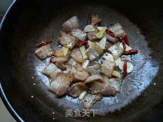 香干回锅肉的做法步骤:6
