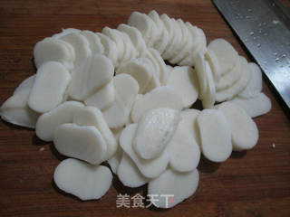 ＃信任之美＃白玉菇菠菜煮年糕 的做法步骤：2