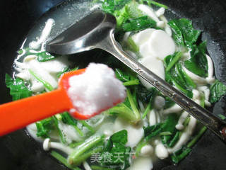 ＃信任之美＃白玉菇菠菜煮年糕 的做法步骤：5