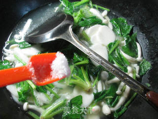 ＃信任之美＃白玉菇菠菜煮年糕 的做法步骤：6