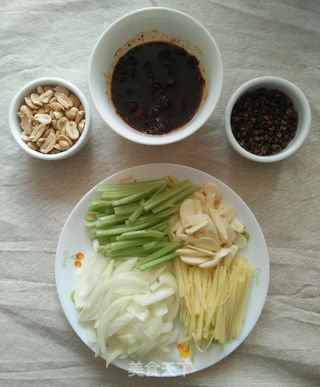 辣子鸡的做法步骤:3