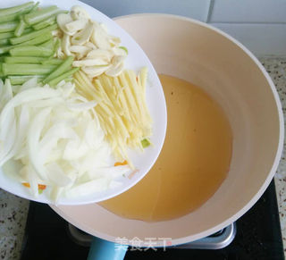 辣子鸡的做法步骤:11