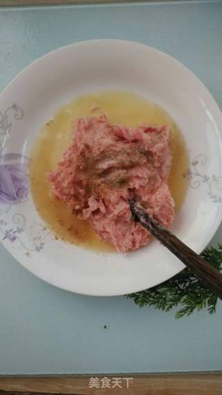 #信任之美#青萝卜蒸肉卷的做法步骤:3