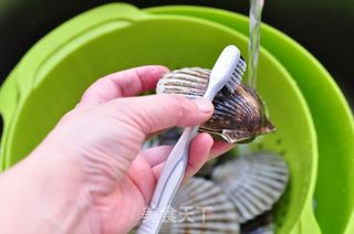 蒜蓉粉丝扇贝的做法步骤:2