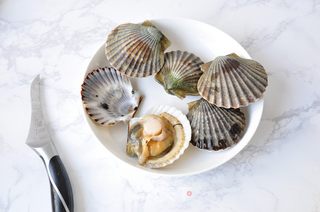 蒜蓉粉丝扇贝的做法步骤:3