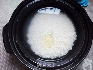 #信任之美#腊肠窝蛋煲仔饭的做法步骤:2