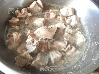 萝卜煲羊排的做法步骤:2
