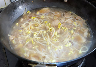 #信任之美#猪肉豆芽炖粉条的做法步骤:10