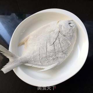 #信任之美#红烧鲳鱼的做法步骤:2