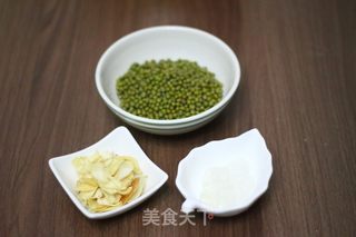清热解毒的百合绿豆汤的做法步骤：1