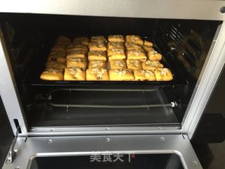#信任之美#南瓜蔓越莓面包块的做法步骤：12