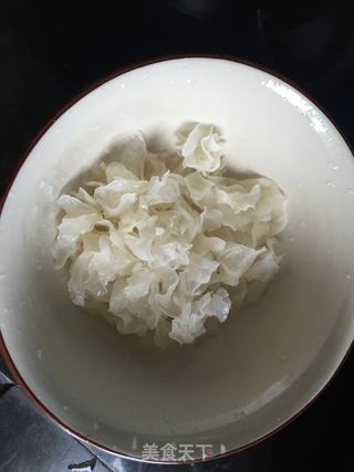 #信任之美#银耳木瓜美容羹的做法步骤:2