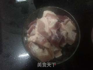#信任之美#芋头烧五花肉的做法步骤:2