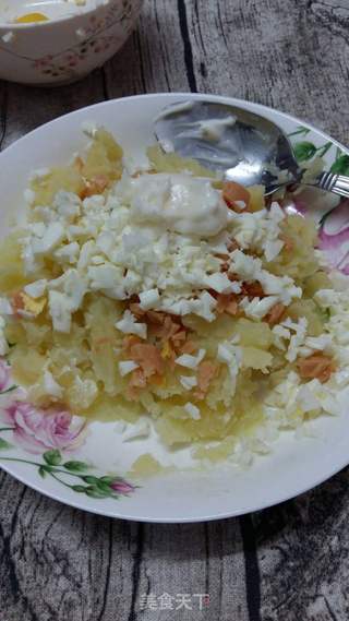 #信任之美#土豆香肠鸡蛋沙拉的做法步骤:2