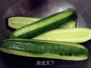#信任之美#青瓜肉片炒蛋#肉肉厨#肉肉厨的做法步骤：1