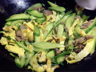 #信任之美#青瓜肉片炒蛋#肉肉厨#肉肉厨的做法步骤：10