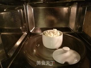 #信任之美# 焦糖爆米花(零失败干炒焦糖微波炉爆花版)的做法步骤:2