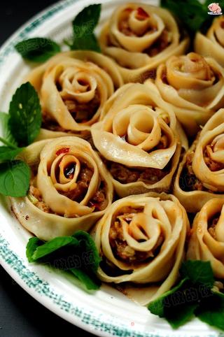 #信任之美#玫瑰花煎饺的做法步骤:17