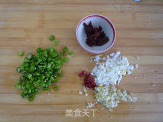 #信任之美#鸡米芽菜的做法步骤:2