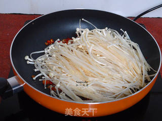 #信任之美#剁椒炒金针菇的做法步骤:5