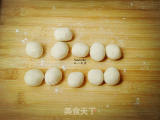 #信任之美#香菇猪肉煎饺的做法步骤:3