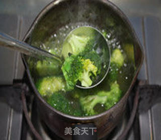 油醋千岛酱汁鸡胸沙拉的做法步骤:4