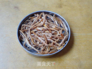 #信任之美#黄花菜焖鱼的做法步骤:2