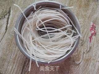#信任之美#黑木耳肉片粉条煲的做法步骤:2