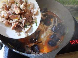 #信任之美#黑木耳肉片粉条煲的做法步骤:9