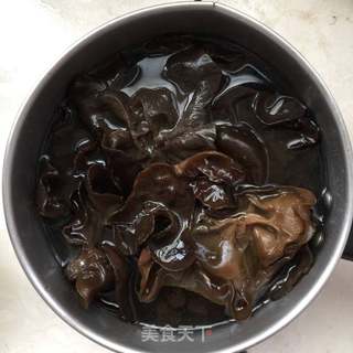 #信任之美#黑木耳青椒鸡柳的做法步骤：1