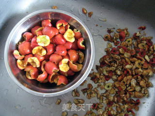 红果酱—— 当季山楂 5分钟变身的做法步骤:2