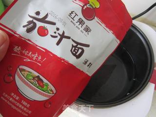 红果家菜谱之茄汁丸子面的做法步骤:3